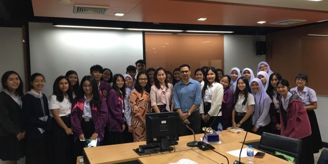 โครงการจัดอบรมความรู้เกี่ยวกับผลการเรียนรู้ตามกรอบมาตรฐานคุณวุฒิระดับอุดมศึกษาและการประกันคุณภาพการศึกษาแก่นักศึกษาพยาบาล