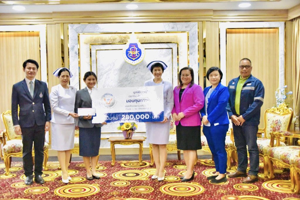 มูลนิธิเวชดุสิต มอบทุนการศึกษาให้นักศึกษาพยาบาล