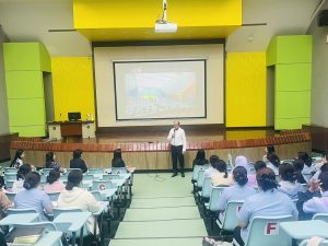 Dean of School of Nursing Walailak University welcomes Chairman of Wirtschaftsverband Germany to discuss career opportunities.